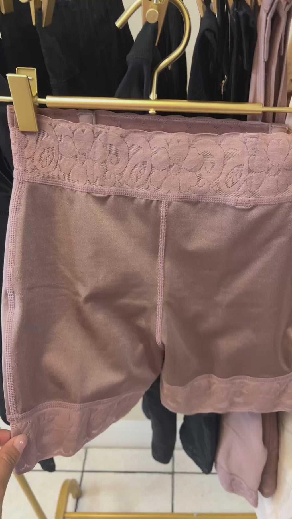 Short levanta cola